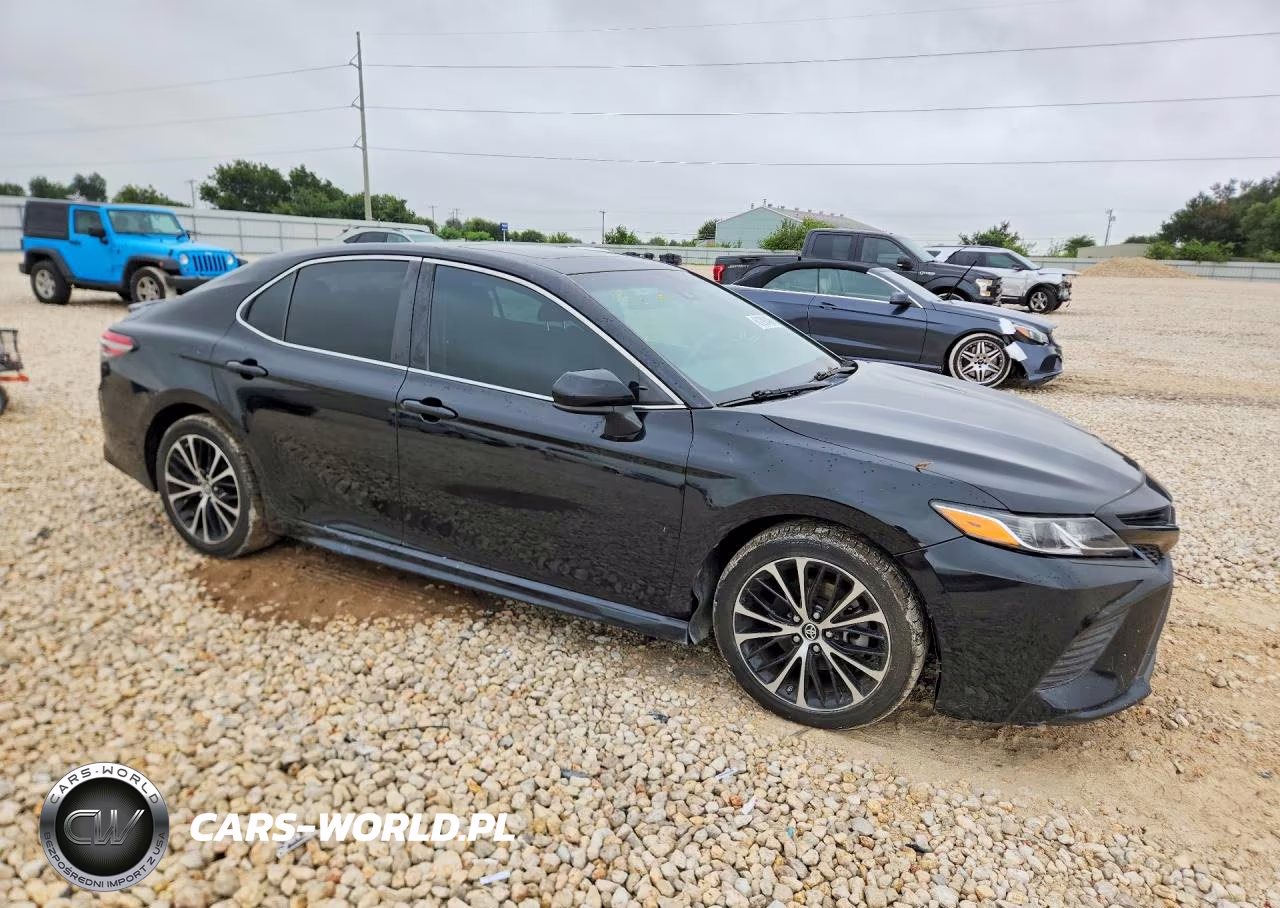2018 Toyota Camry Se VIN:4T1B11HK4JU085805 - 4