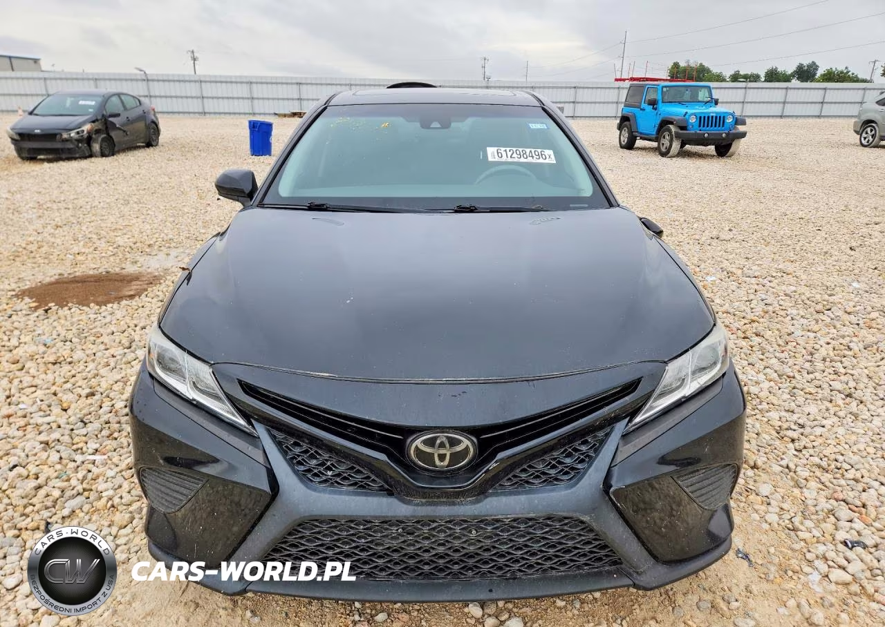2018 Toyota Camry Se VIN:4T1B11HK4JU085805 - 5