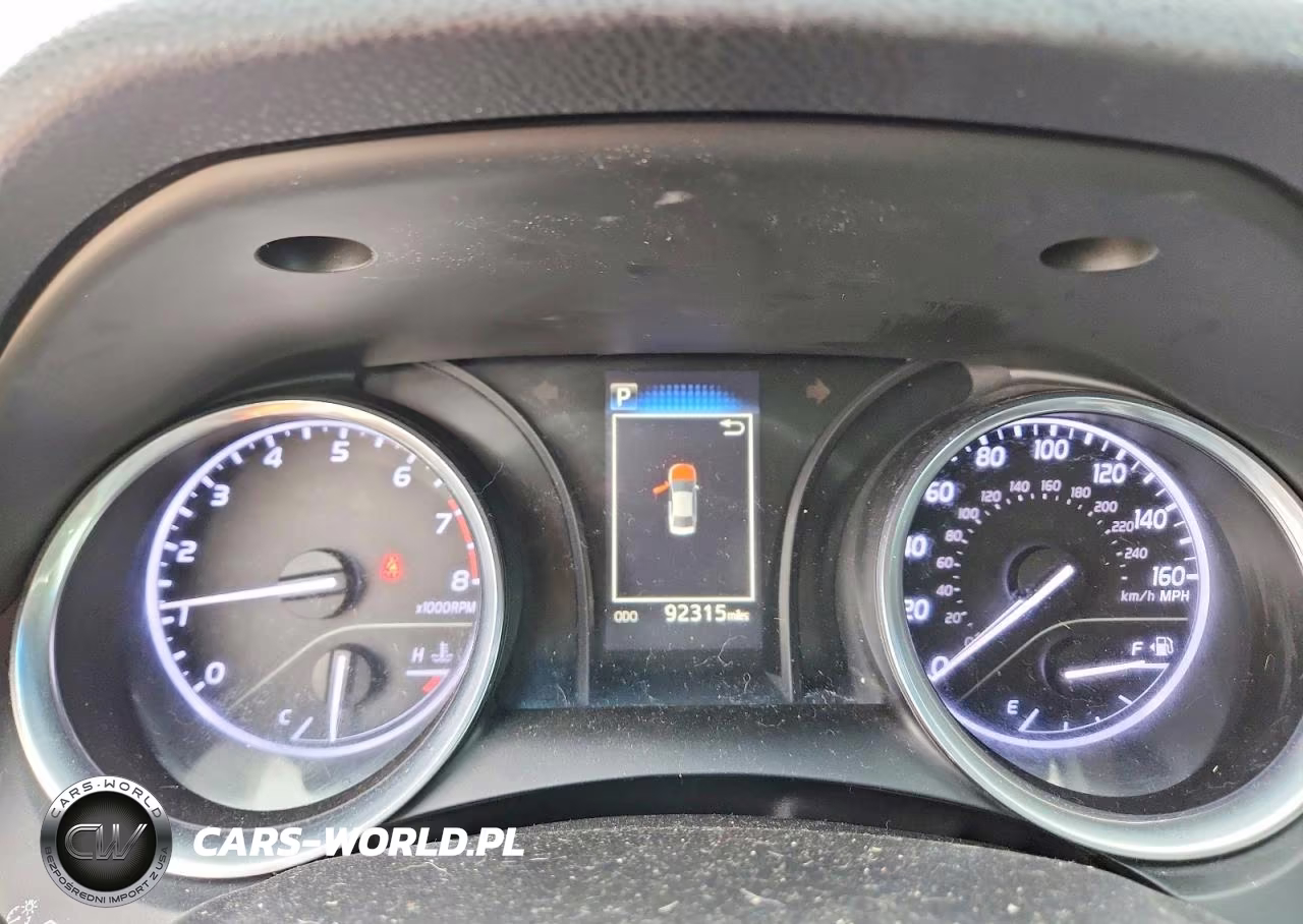 2018 Toyota Camry Se VIN:4T1B11HK4JU085805 - 9