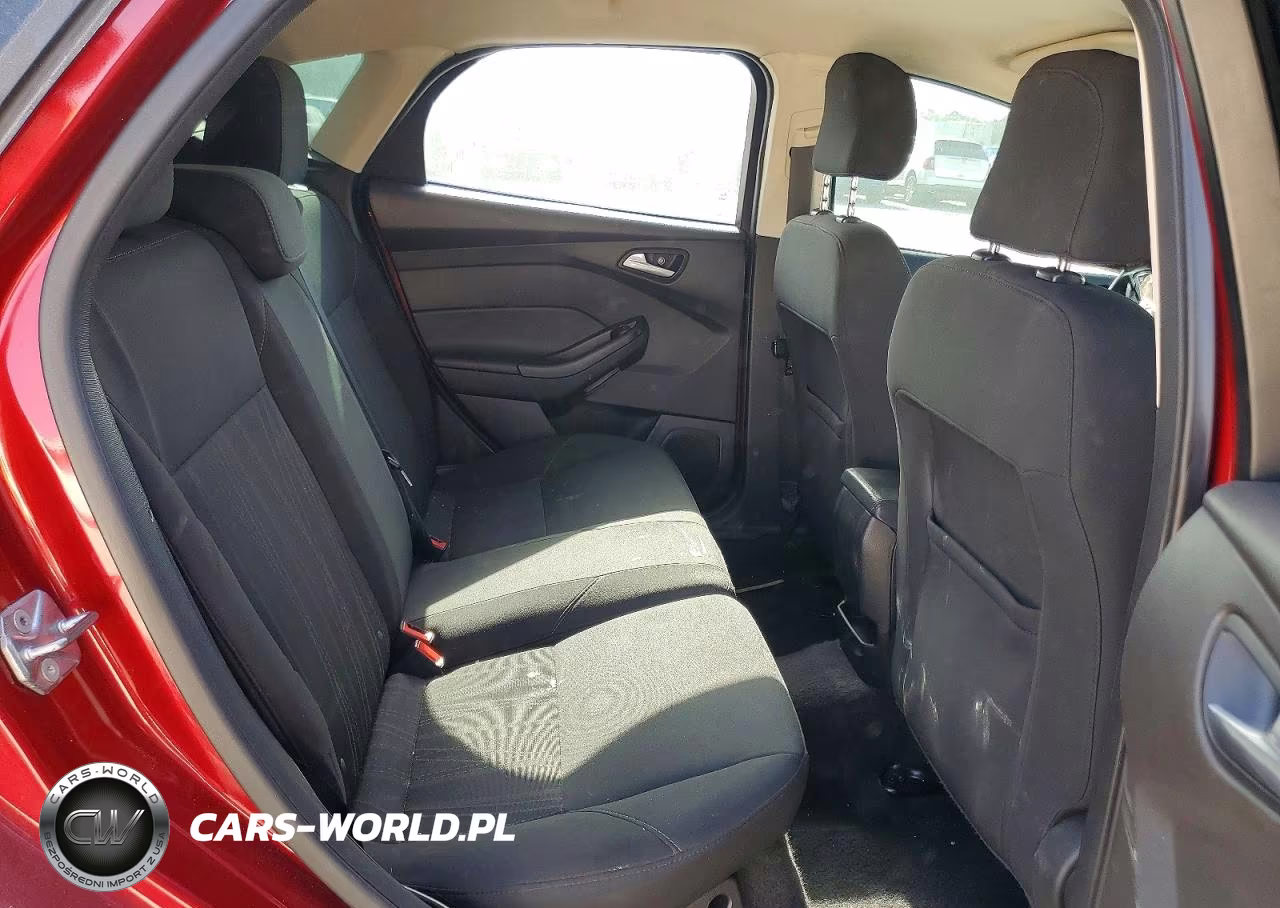 2017 Ford Focus Se VIN:1FADP3K21HL319405 - 10