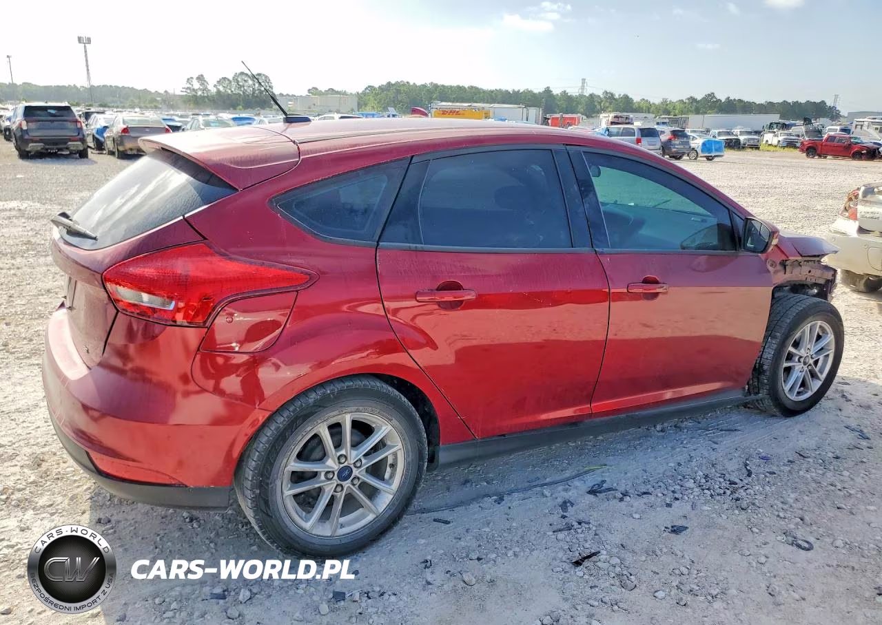 2017 Ford Focus Se VIN:1FADP3K21HL319405 - 3