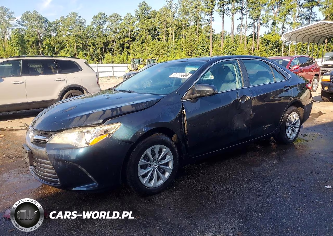 2015 Toyota Camry Le – zdjęcie 1 z 12