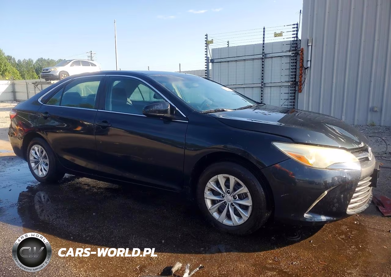 2015 Toyota Camry Le VIN:4T1BF1FK2FU925897 - 4