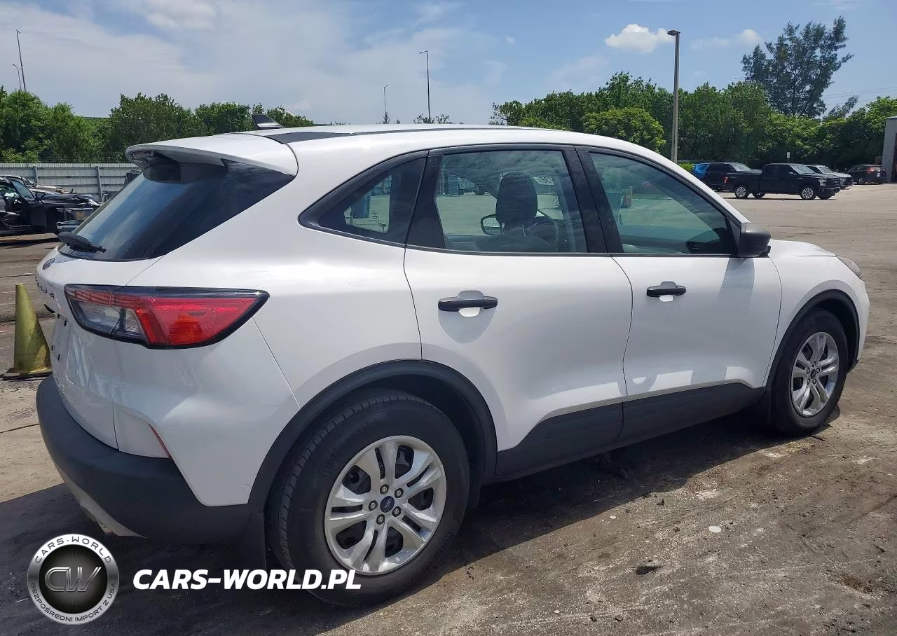 2022 Ford Escape S VIN:1FMCU0F69NUA84666 - 3