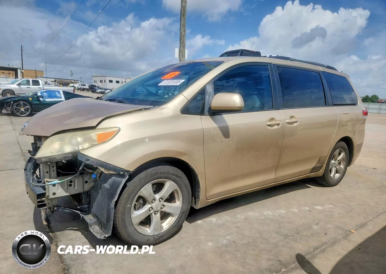 2011 Toyota Sienna Le