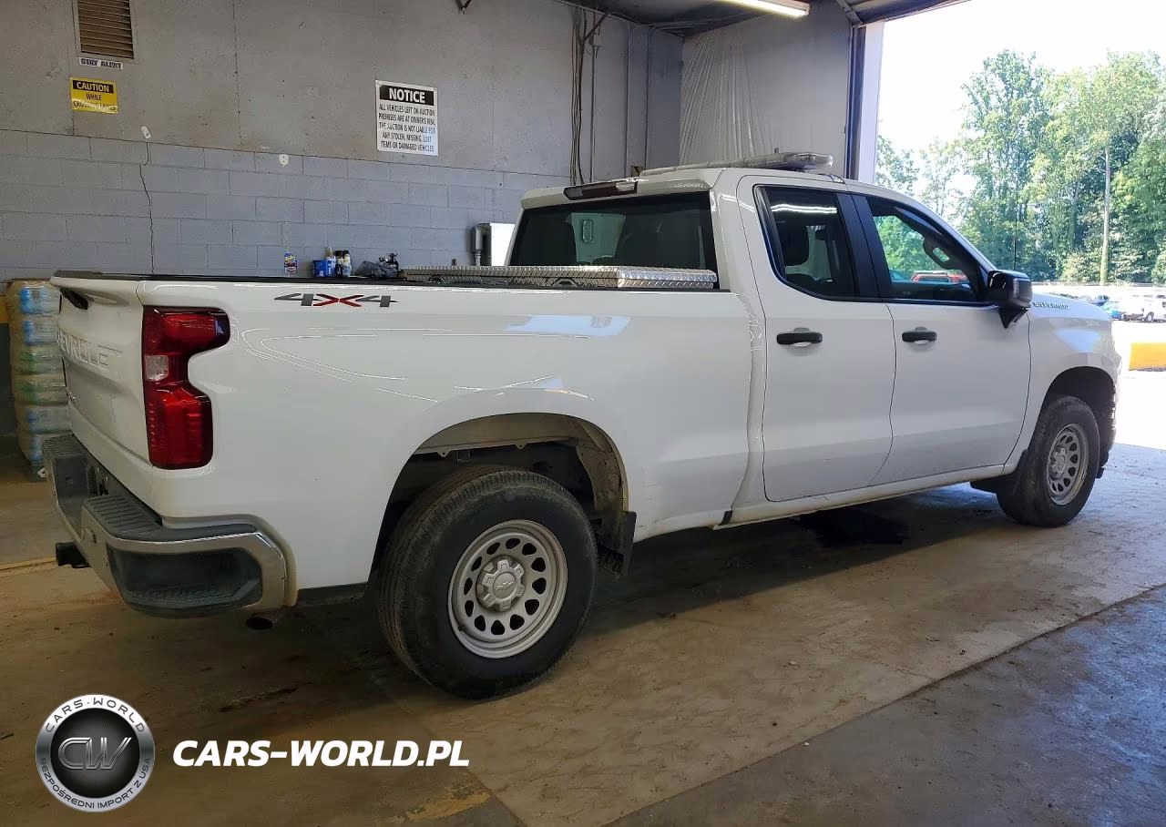 2020 Chevrolet Silverado K1500 VIN:1GCRYAEH9LZ316064 - 3