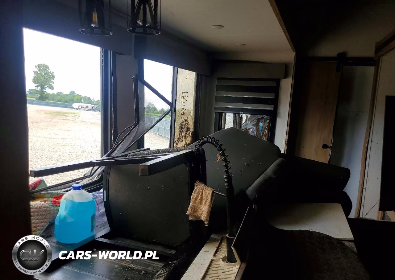 2024 Sabre 5Th Wheel VIN:5ZT3SR3B6R6114165 - 8