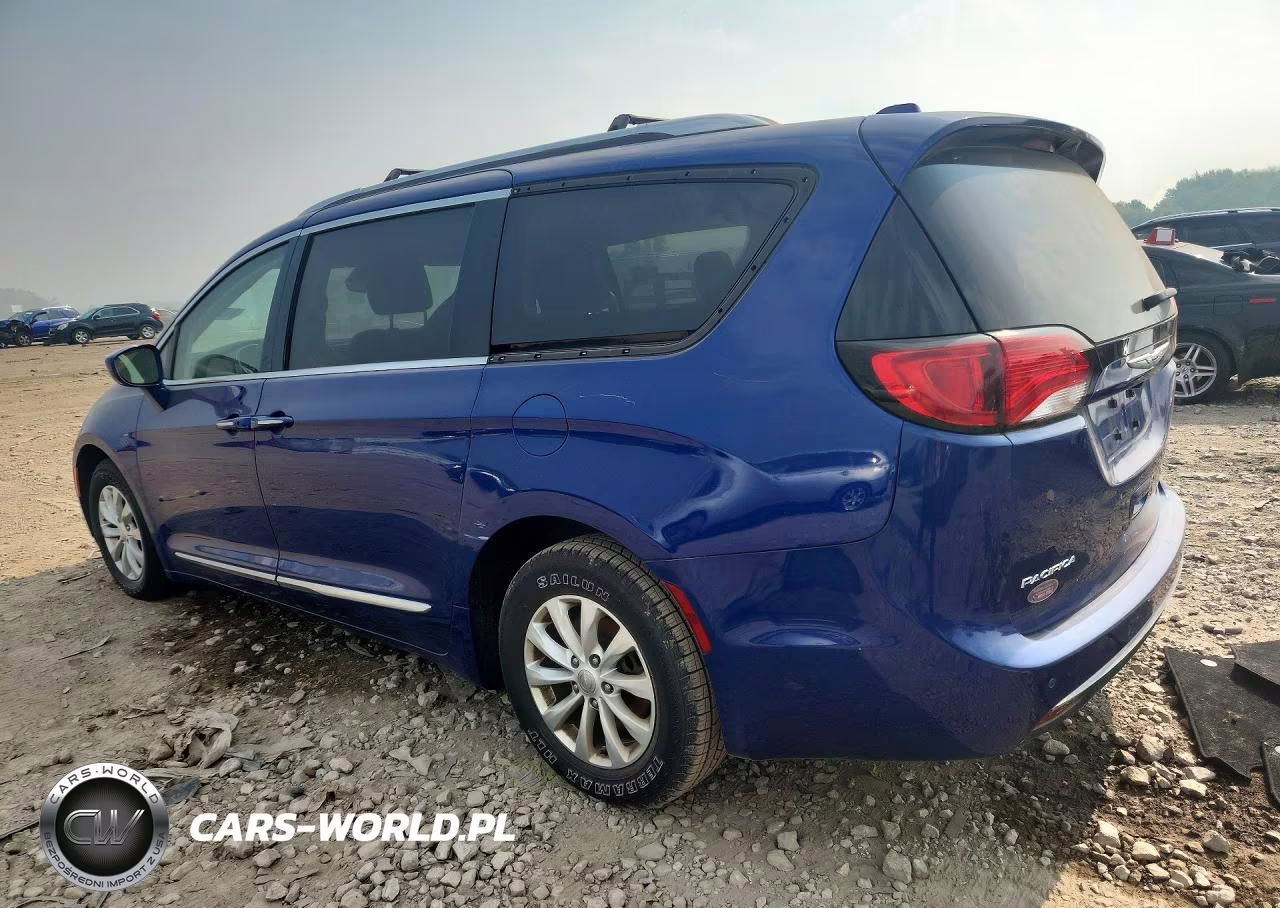 2018 Chrysler Pacifica Touring L Plus VIN:2C4RC1EGXJR275361 - 2