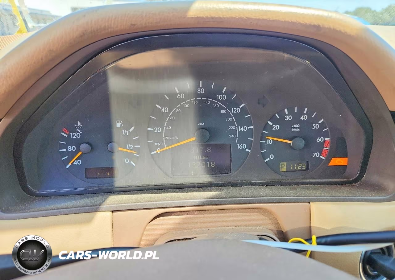 2002 Mercedes-Benz E 320 4Matic VIN:WDBJH82J72X083095 - 9