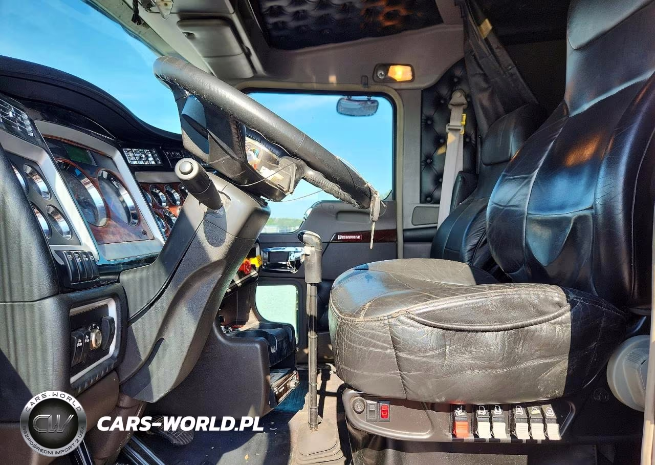 2020 Kenworth Construction W900 VIN:1XKWD49X4LJ314162 - 7