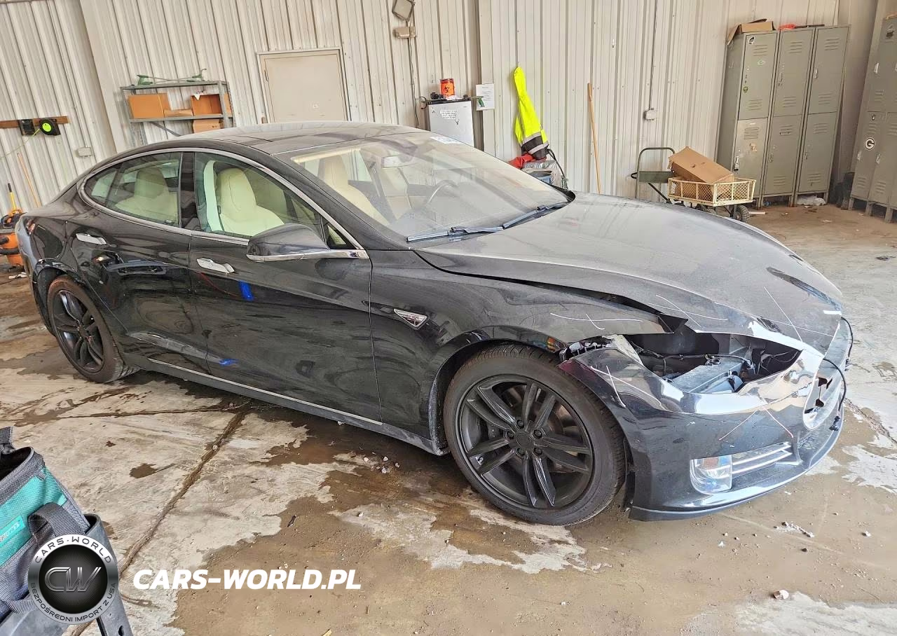2015 Tesla Model S 85D VIN:5YJSA1H24FFP77826 - 4