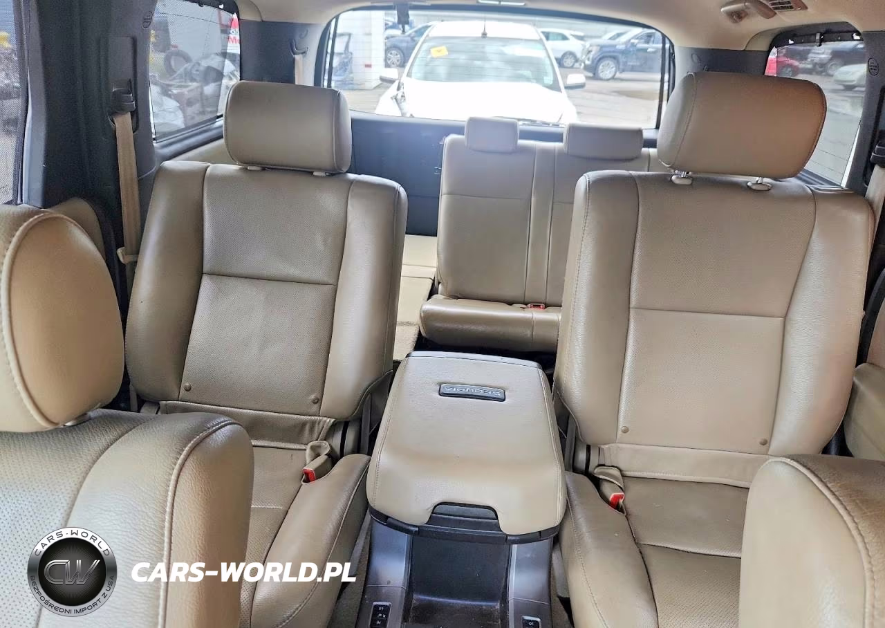 2011 Toyota Sequoia Platinum VIN:5TDYY5G13BS034134 - 10