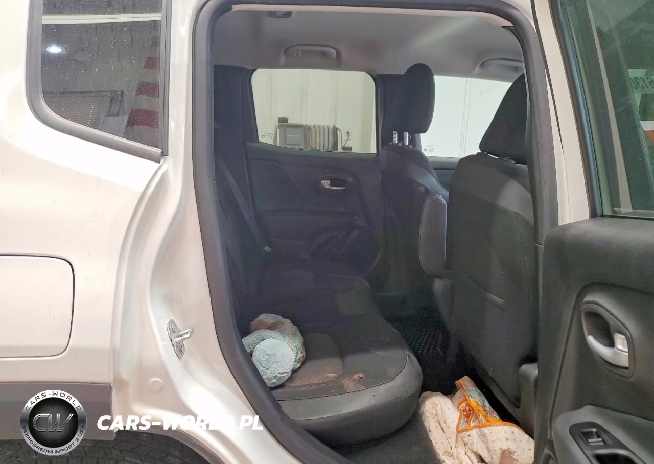 2023 Jeep Renegade Latitude VIN:ZACNJDB17PPP45023 - 11