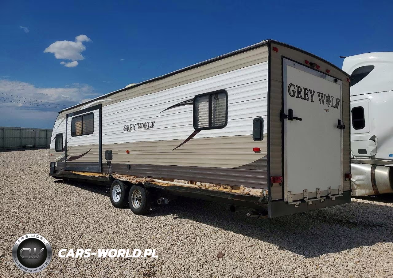 2016 Gray Recreational Vehicle (Rv) - Toy Hauler Camper VIN:4X4TCKC2XGK030001 - 3
