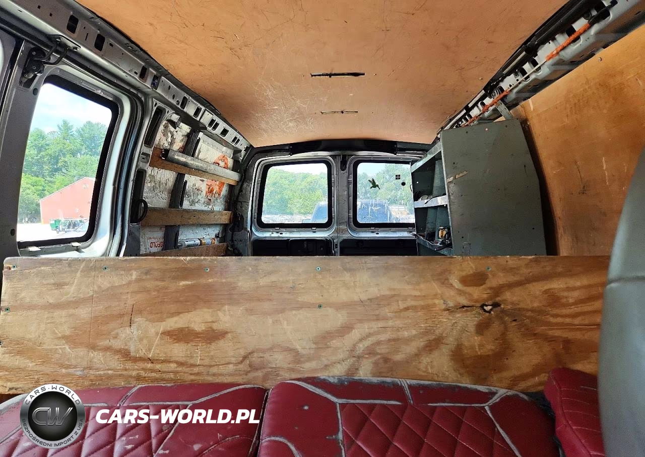 2017 Chevrolet Express G2500 VIN:1GCWGAFF2H1130102 - 10