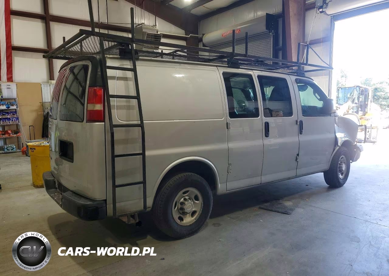 2017 Chevrolet Express G2500 VIN:1GCWGAFF2H1130102 - 3