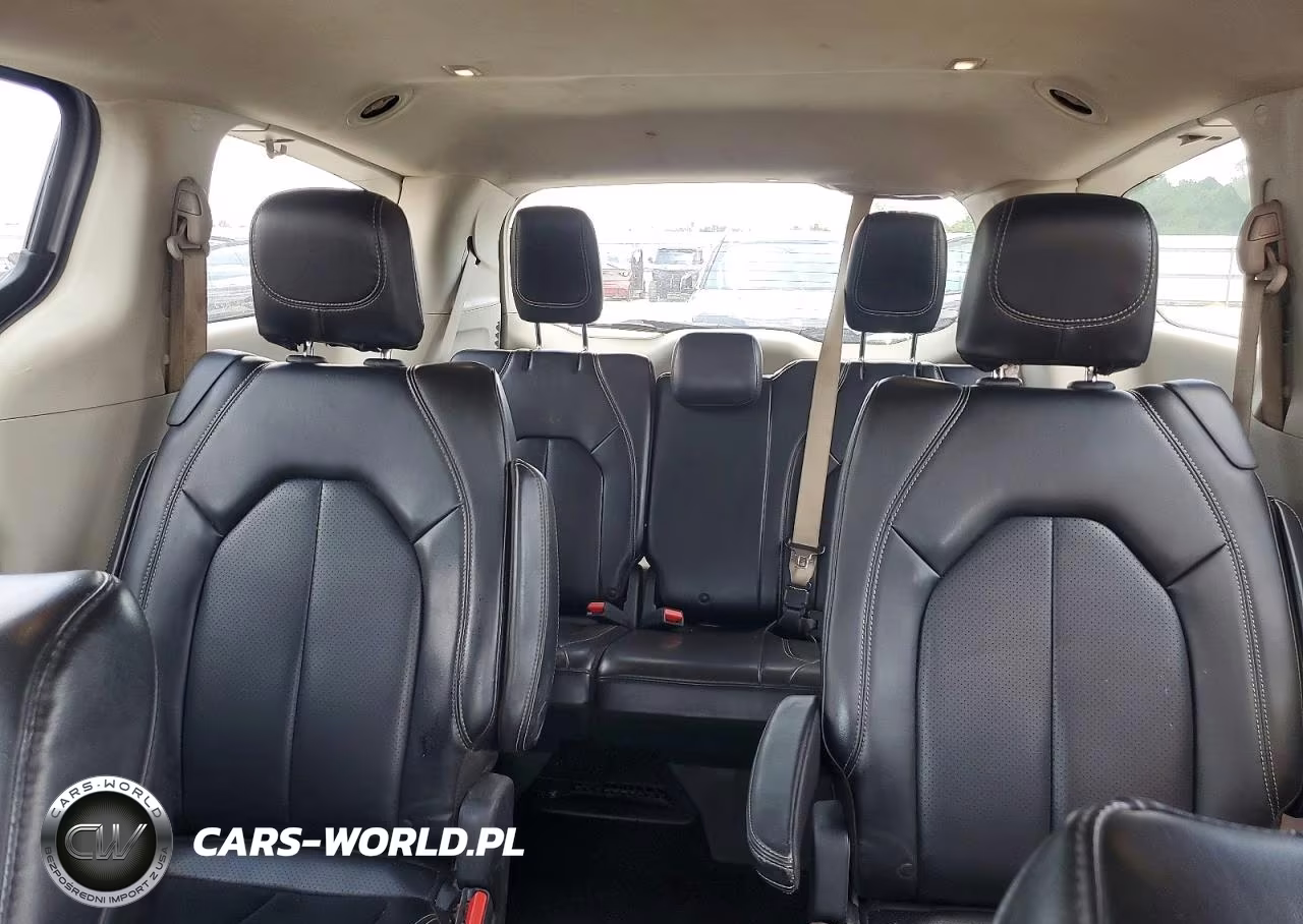 2020 Chrysler Voyager Lxi VIN:2C4RC1DG7LR182365 - 10