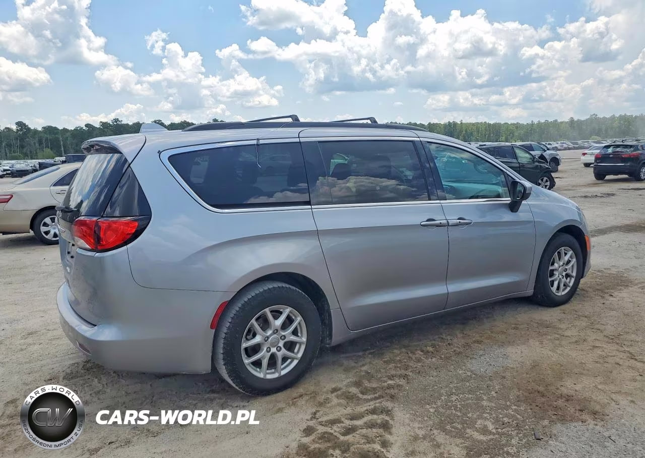 2020 Chrysler Voyager Lxi VIN:2C4RC1DG7LR182365 - 3