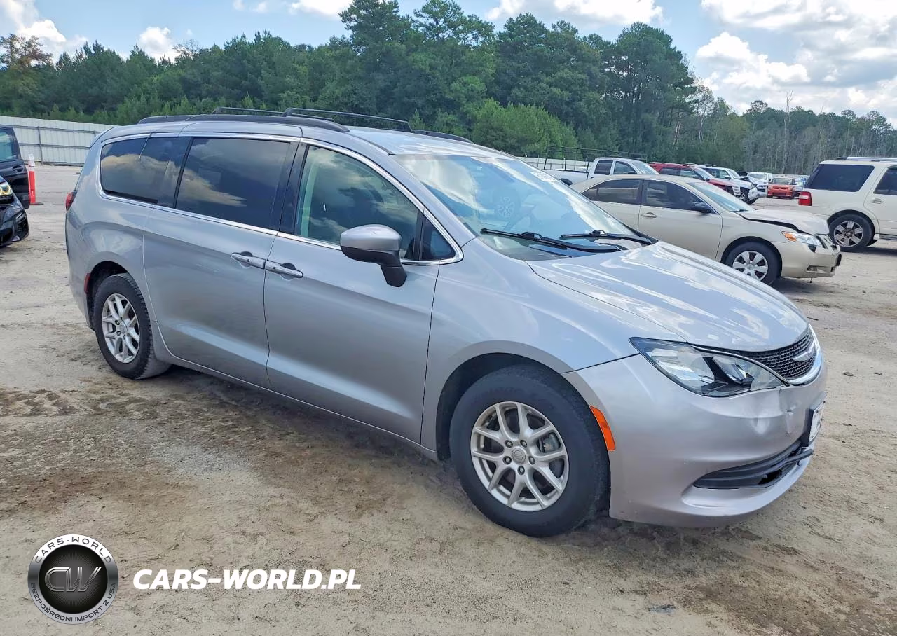 2020 Chrysler Voyager Lxi VIN:2C4RC1DG7LR182365 - 4
