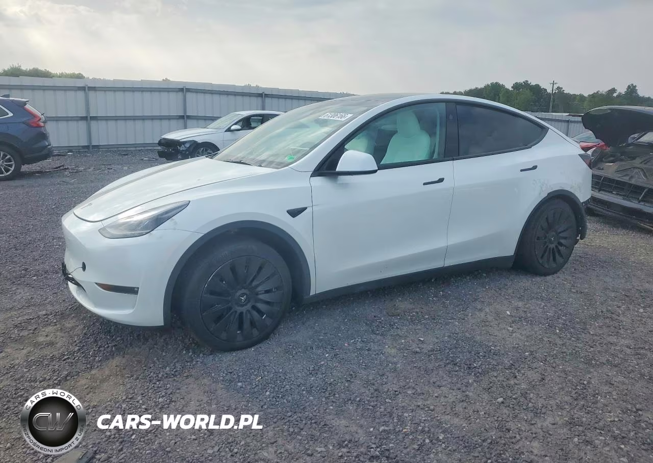 2024 Tesla Model Y – zdjęcie 1 z 12