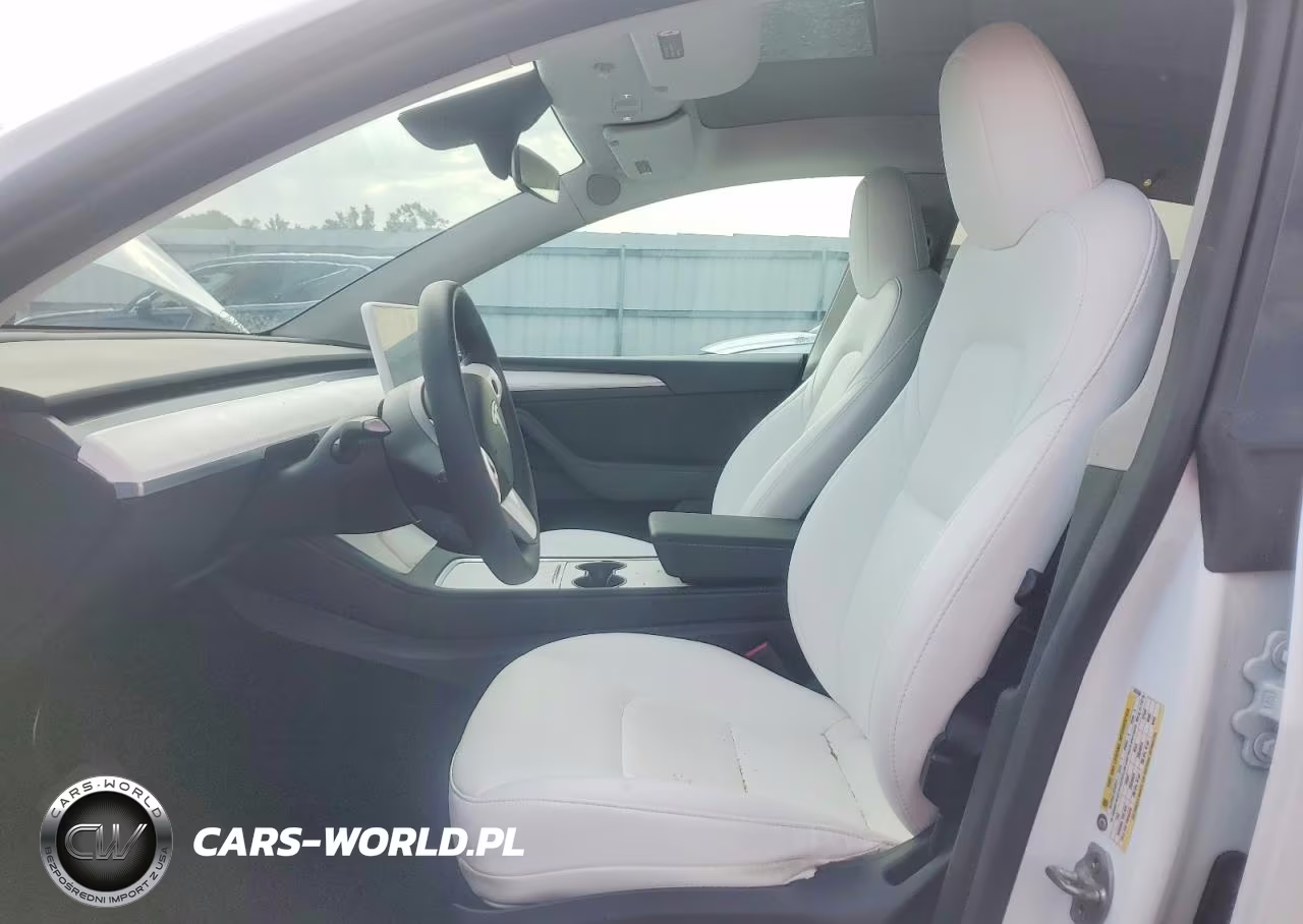 2024 Tesla Model Y VIN:7SAYGAEEXRF073760 - 7