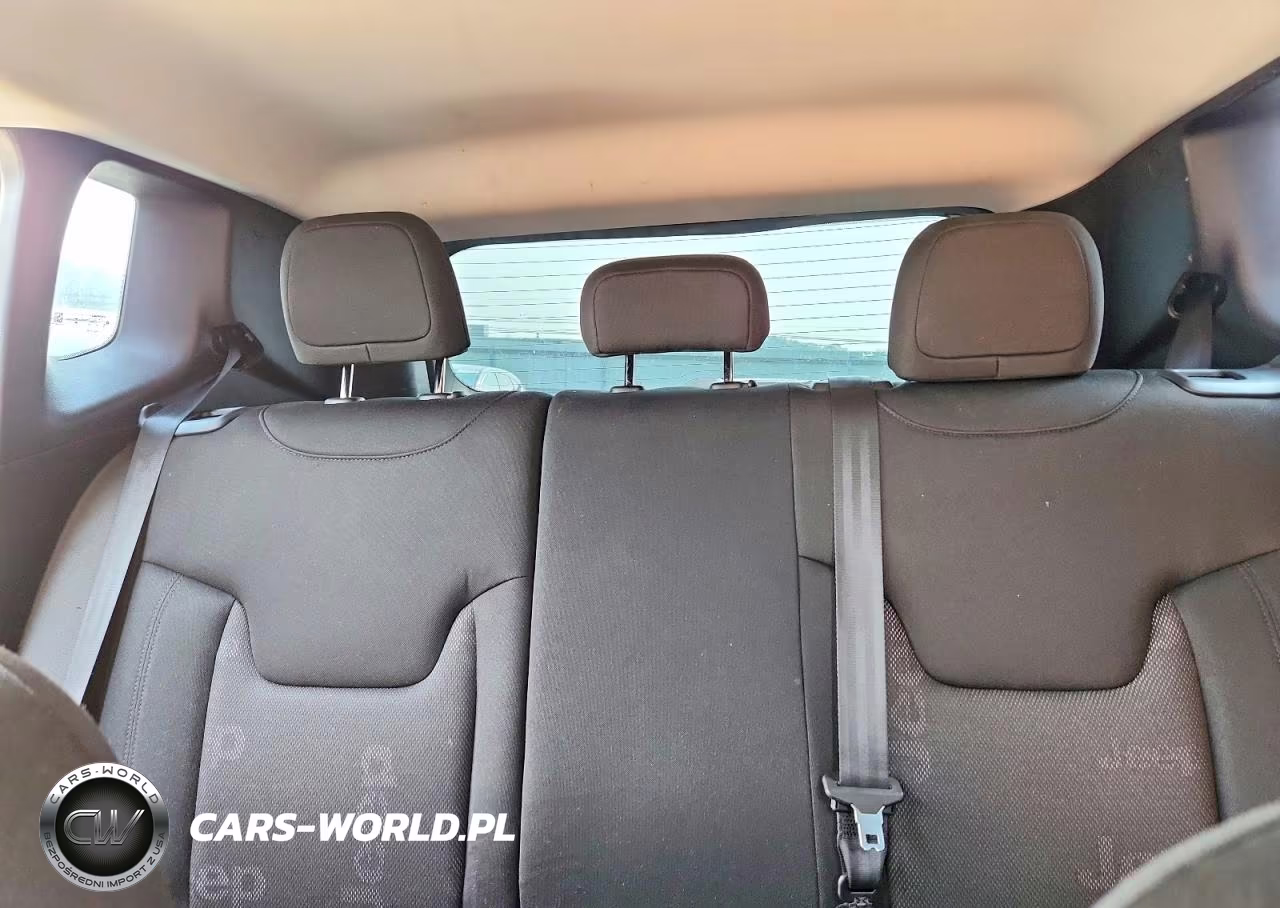 2017 Jeep Renegade Sport VIN:ZACCJBABXHPF29113 - 10