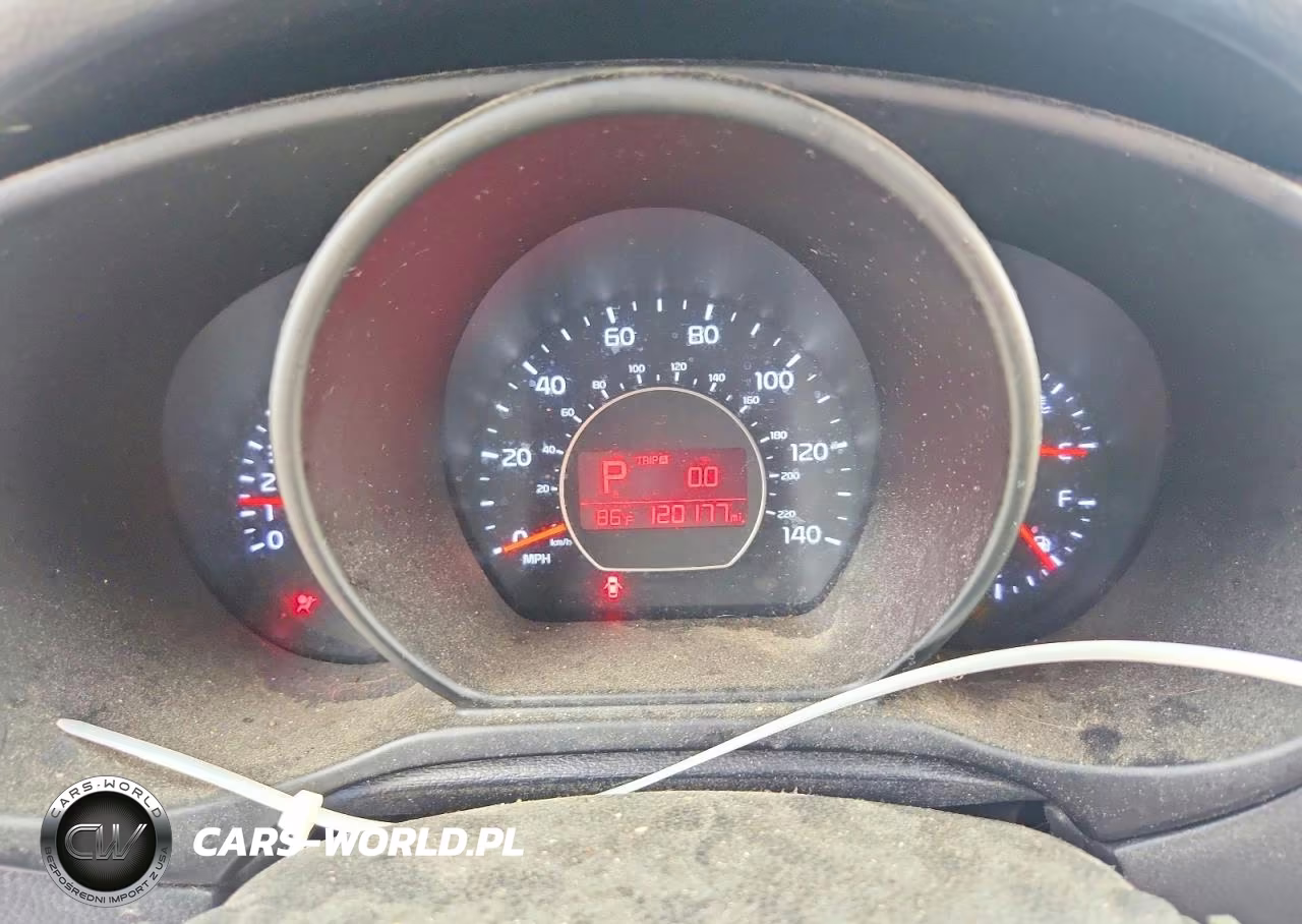 2015 Kia Soul + VIN:KNDJP3A57F7220036 - 9