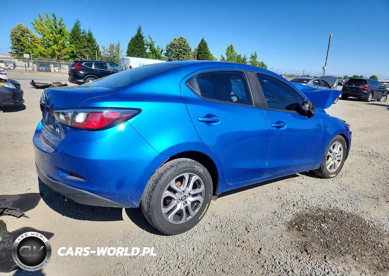 2018 Toyota Yaris Ia Base VIN:3MYDLBYV1JY323082 - 3