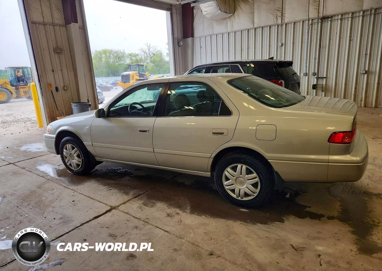 2001 Toyota Camry Le VIN:4T1BG22K91U017917 - 2