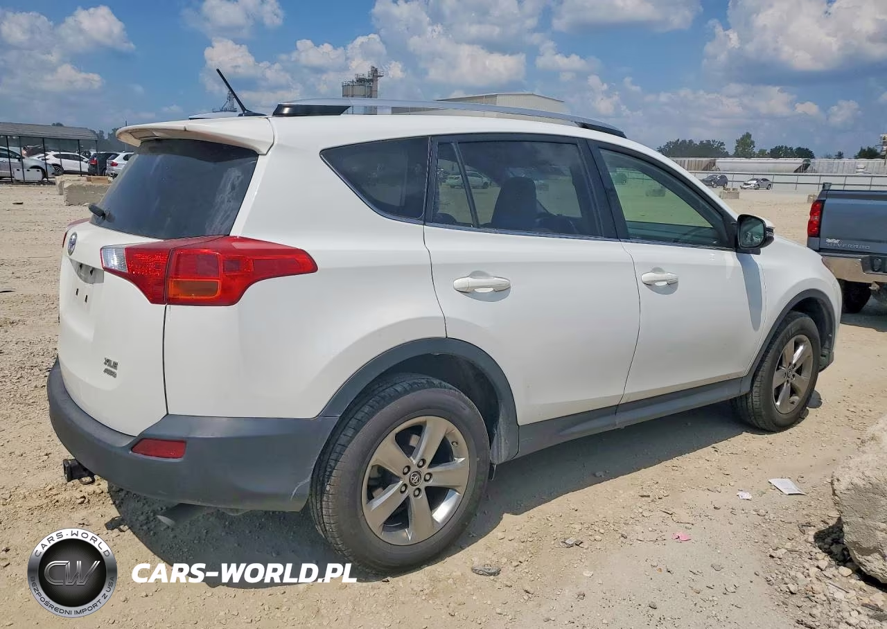 2015 Toyota Rav4 Xle VIN:JTMRFREV8FD173359 - 3
