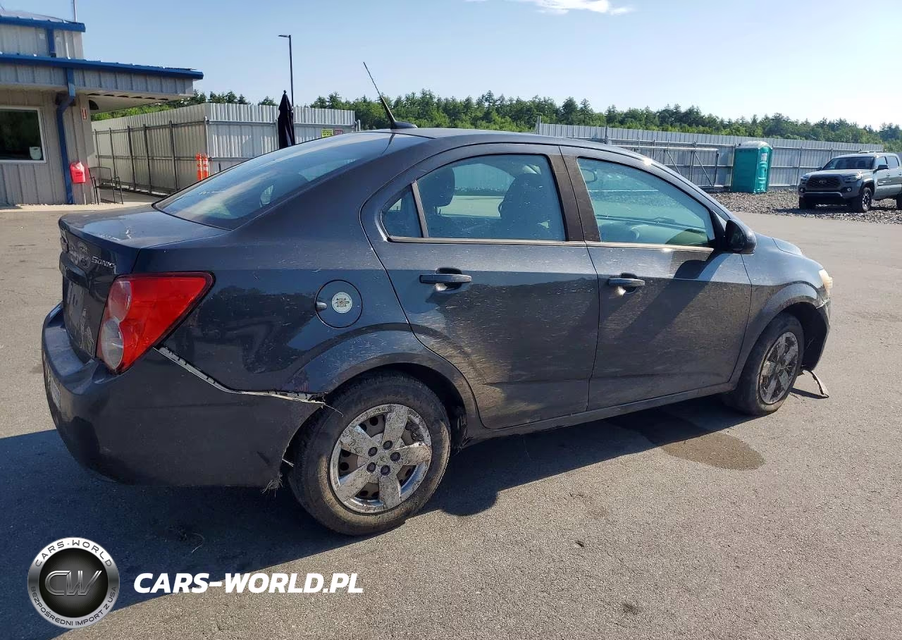 2014 Chevrolet Sonic Ls VIN:1G1JA5SG0E4129177 - 3
