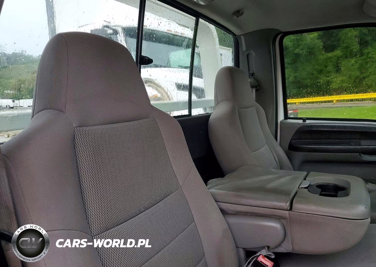 2007 Ford F550 Super Duty VIN:1FDAF57P87EB19863 - 10