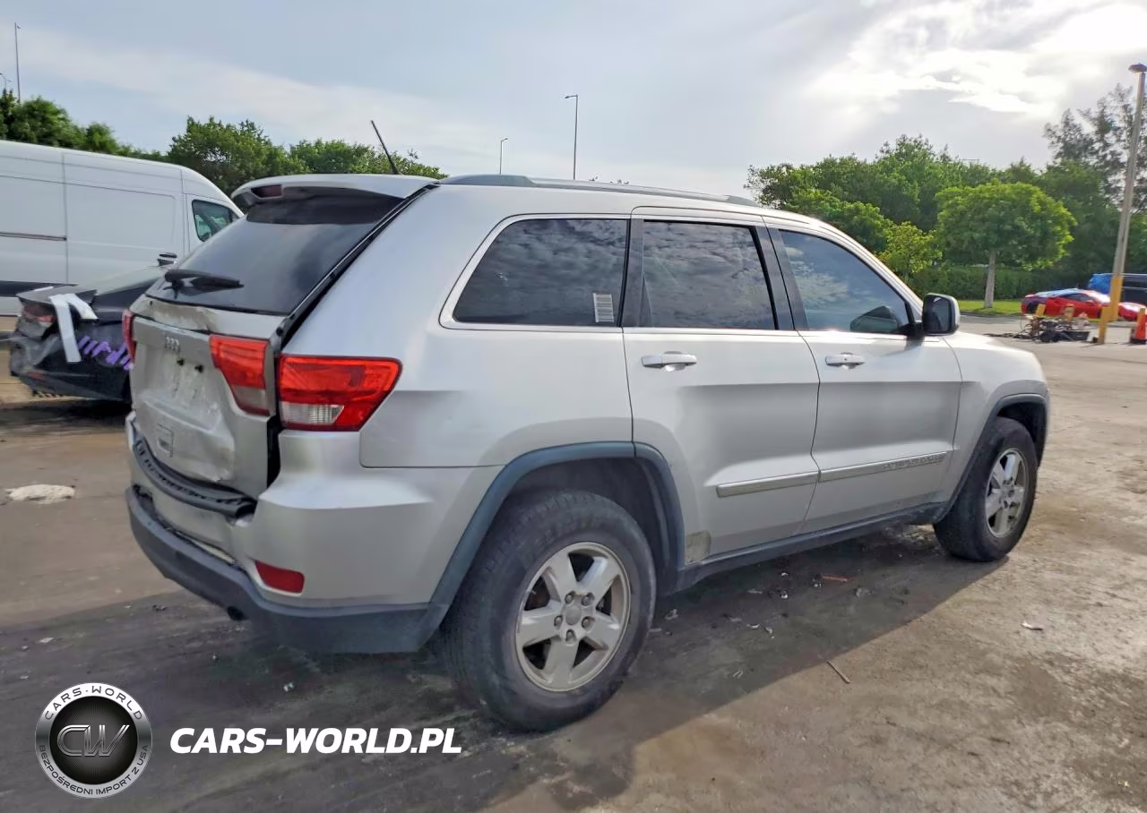 2012 Jeep Grand Cherokee Laredo VIN:1C4RJEAG4CC282062 - 3