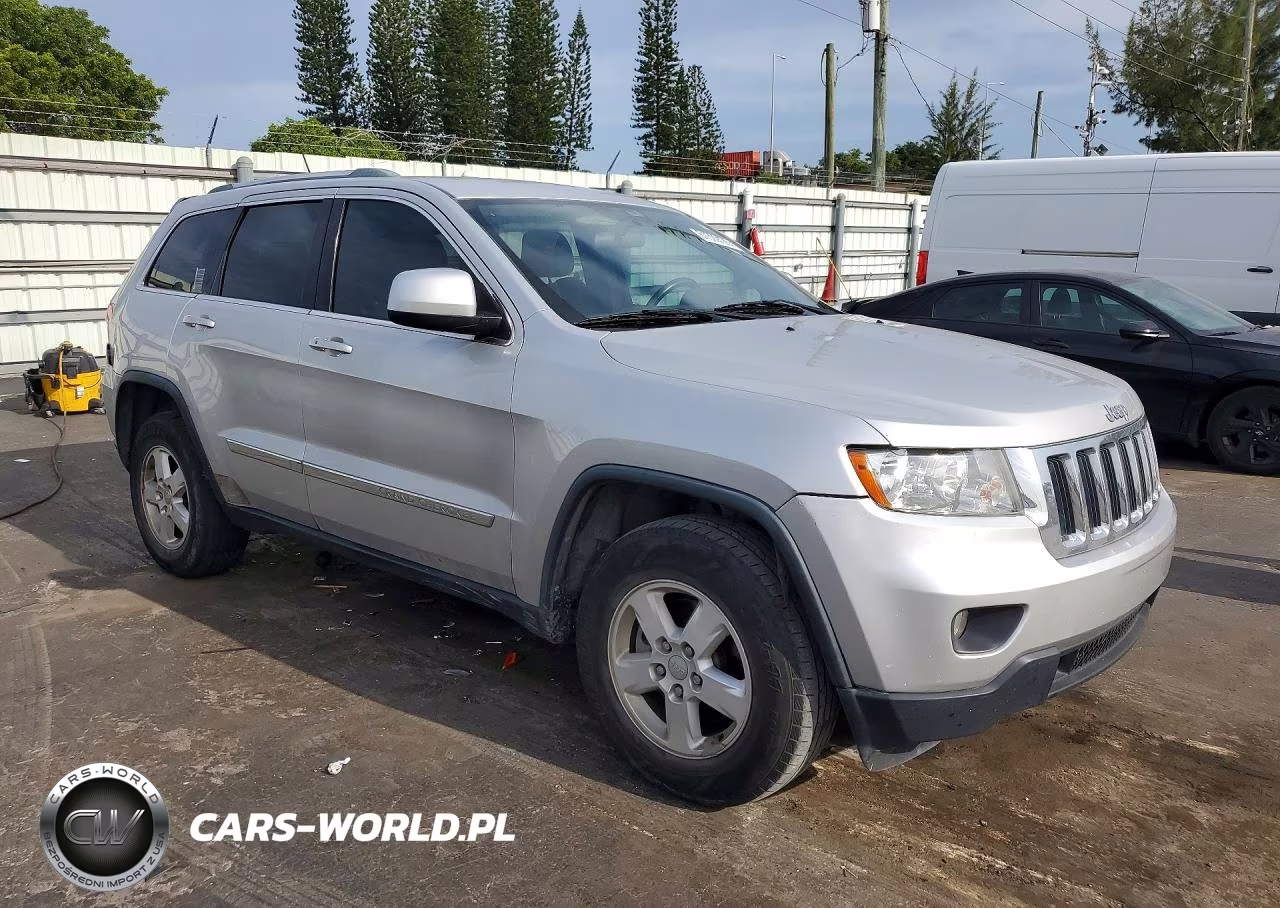 2012 Jeep Grand Cherokee Laredo VIN:1C4RJEAG4CC282062 - 4