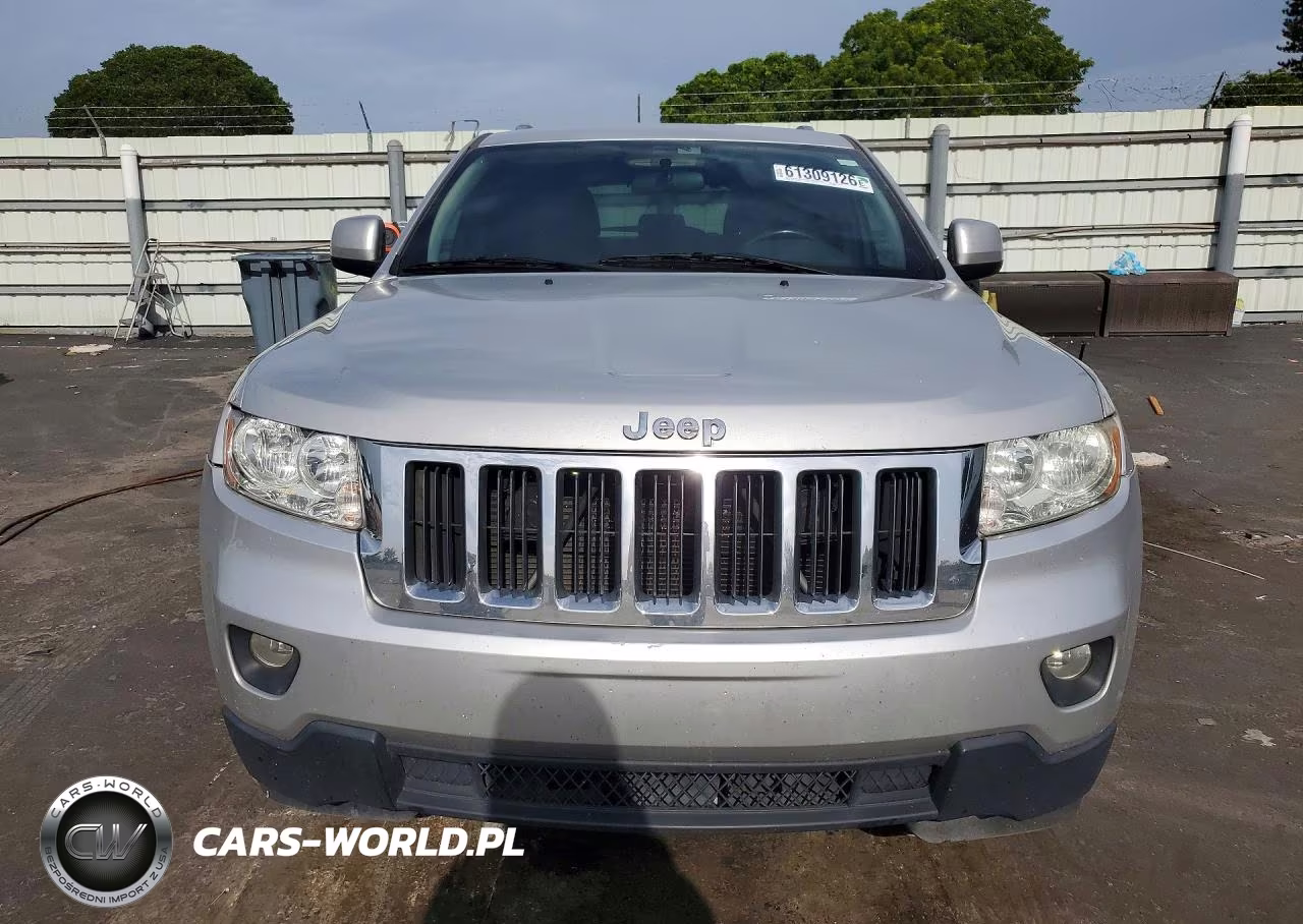 2012 Jeep Grand Cherokee Laredo VIN:1C4RJEAG4CC282062 - 5