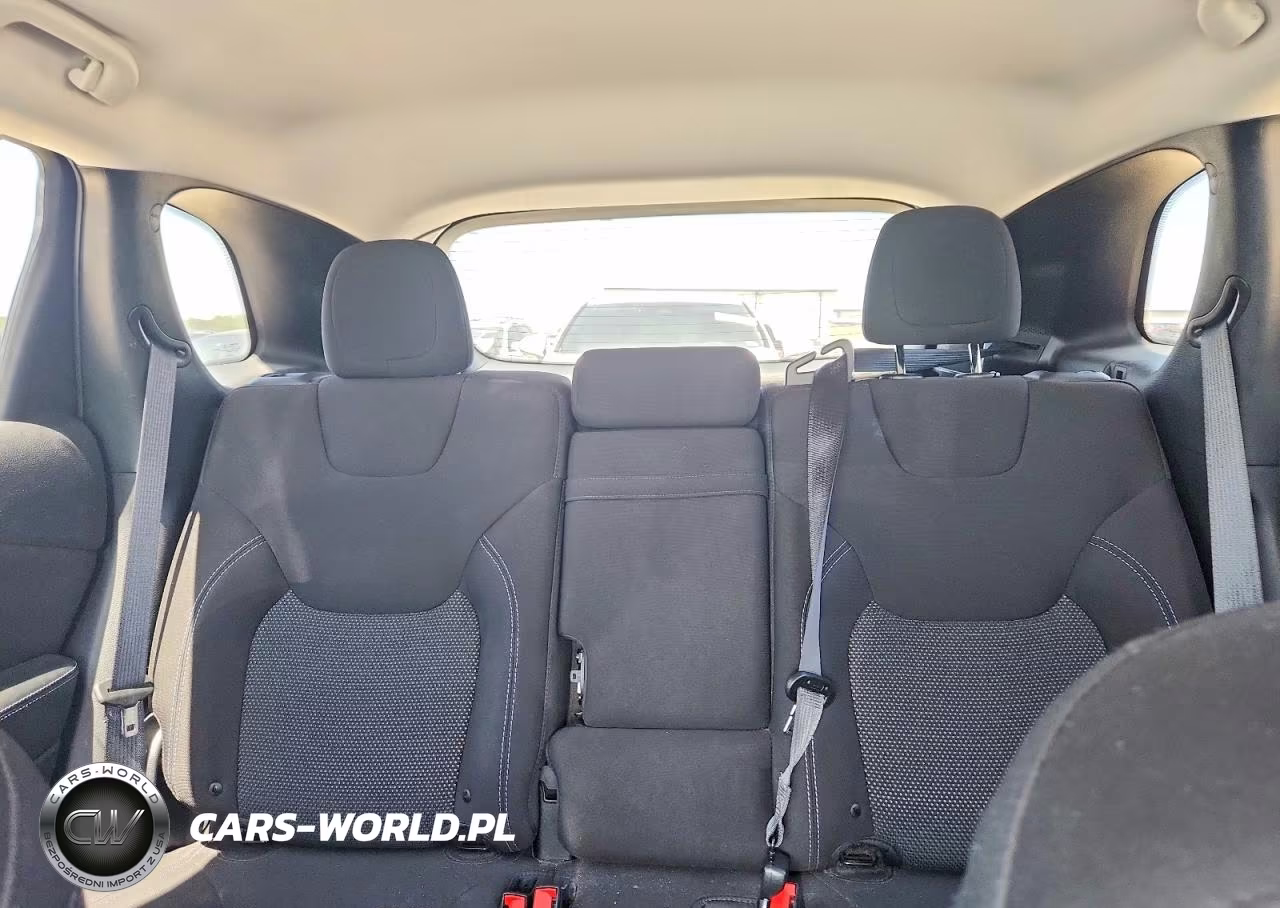 2019 Jeep Cherokee Latitude VIN:1C4PJLCB7KD382176 - 10