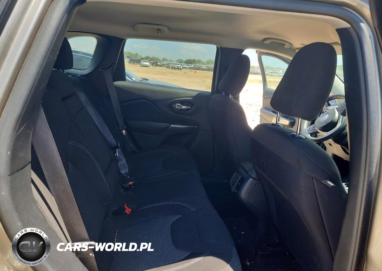 2019 Jeep Cherokee Latitude VIN:1C4PJLCB7KD382176 - 11