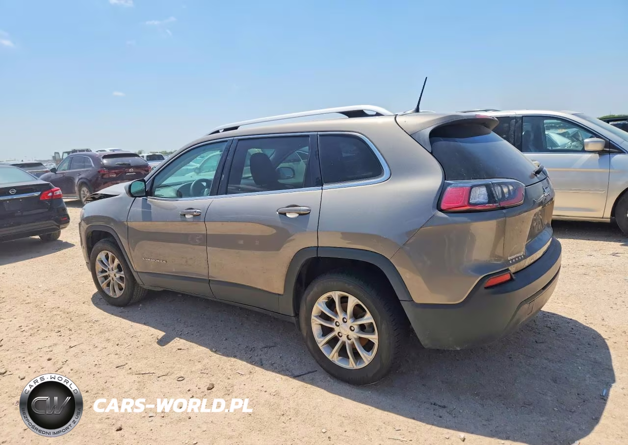 2019 Jeep Cherokee Latitude VIN:1C4PJLCB7KD382176 - 2
