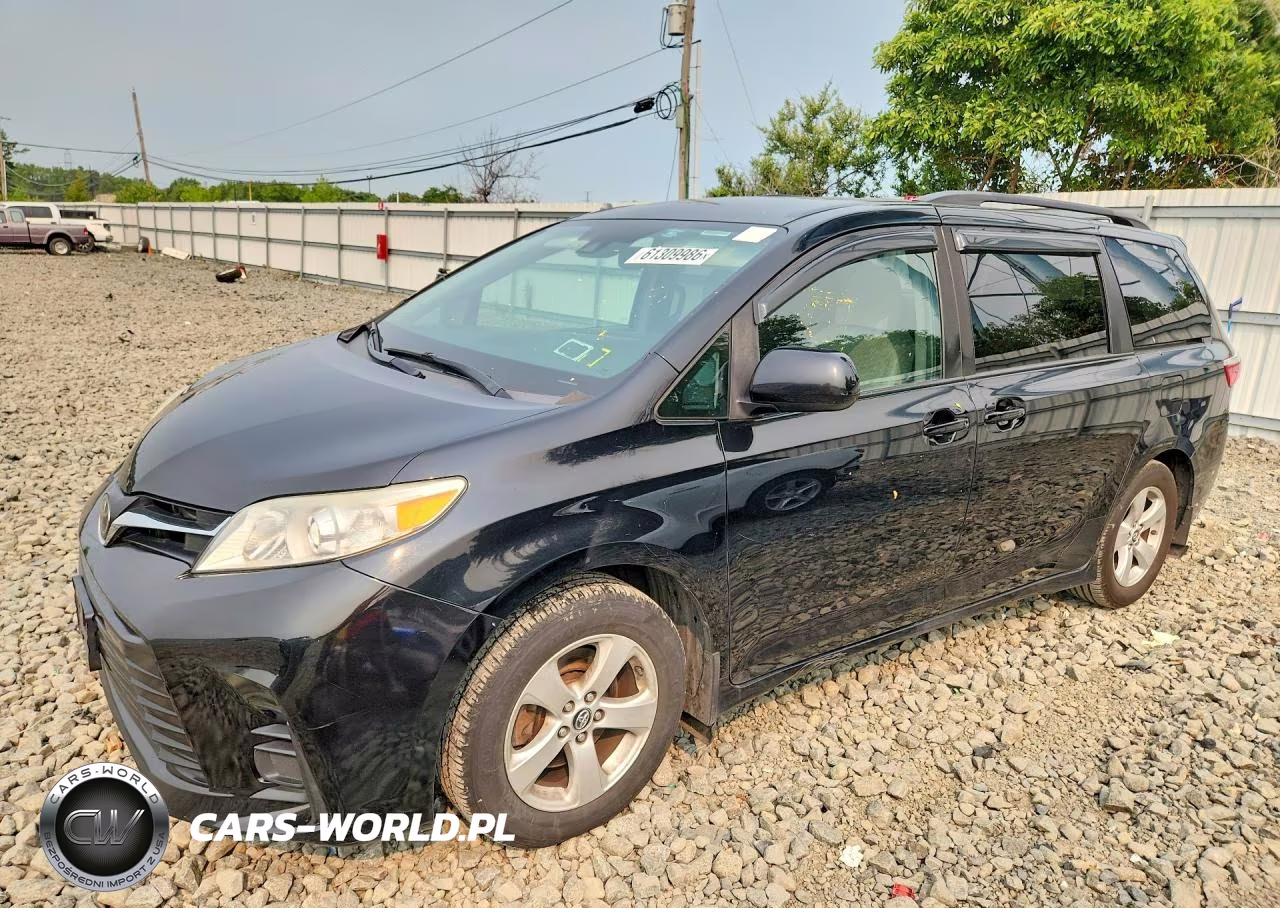 2019 Toyota Sienna Le