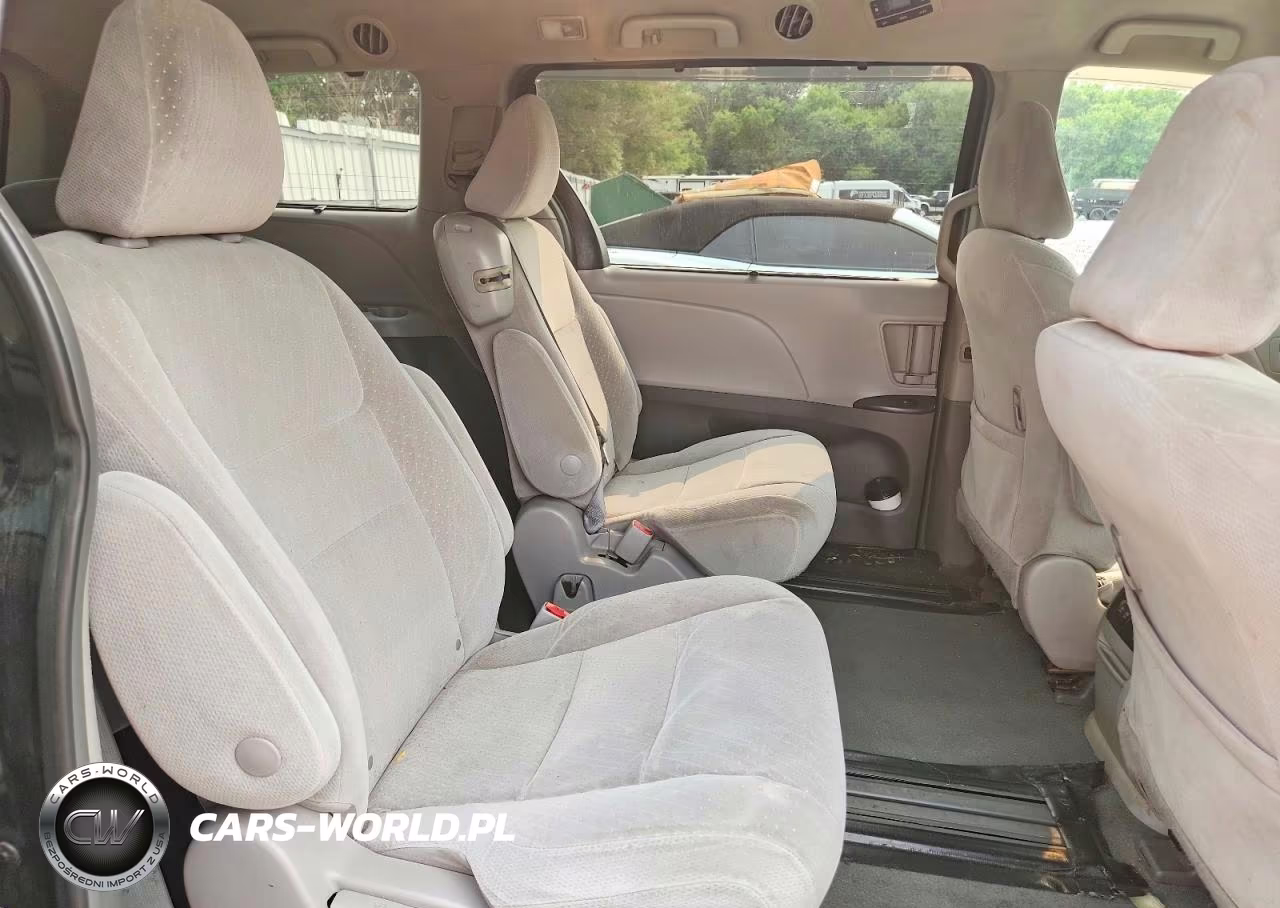 2019 Toyota Sienna Le VIN:5TDKZ3DC4KS999713 - 11