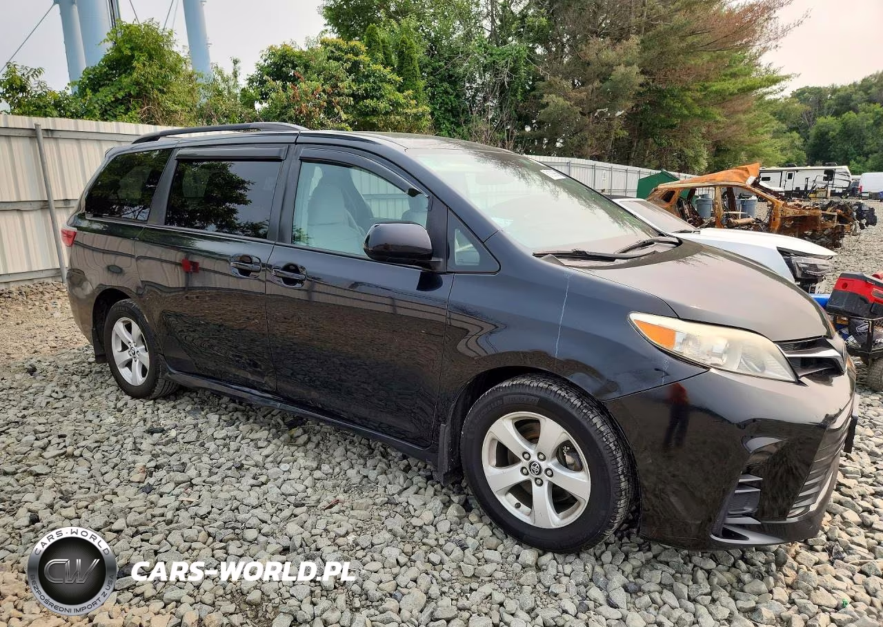 2019 Toyota Sienna Le VIN:5TDKZ3DC4KS999713 - 4