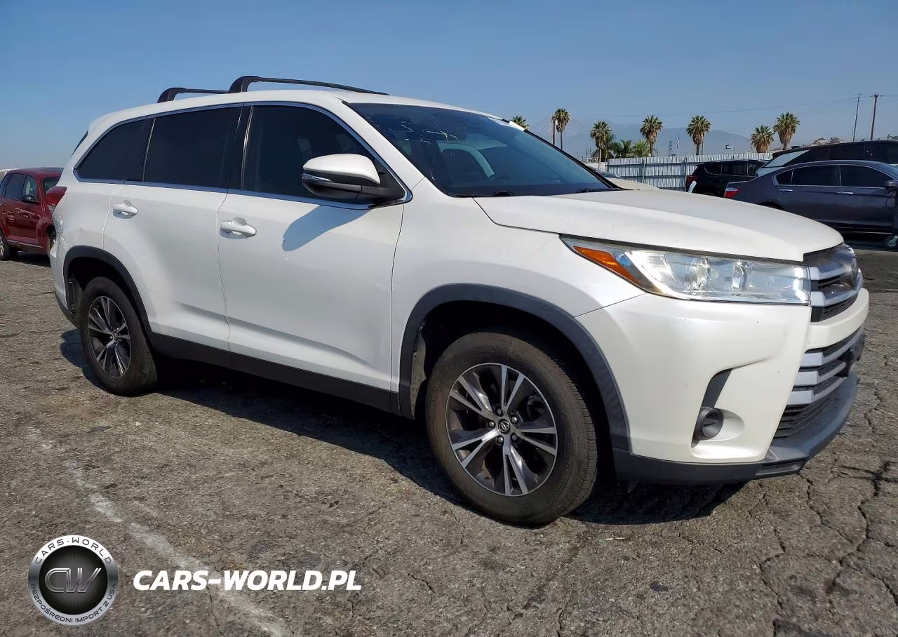 2019 Toyota Highlander Le VIN:5TDZARFH9KS051485 - 4