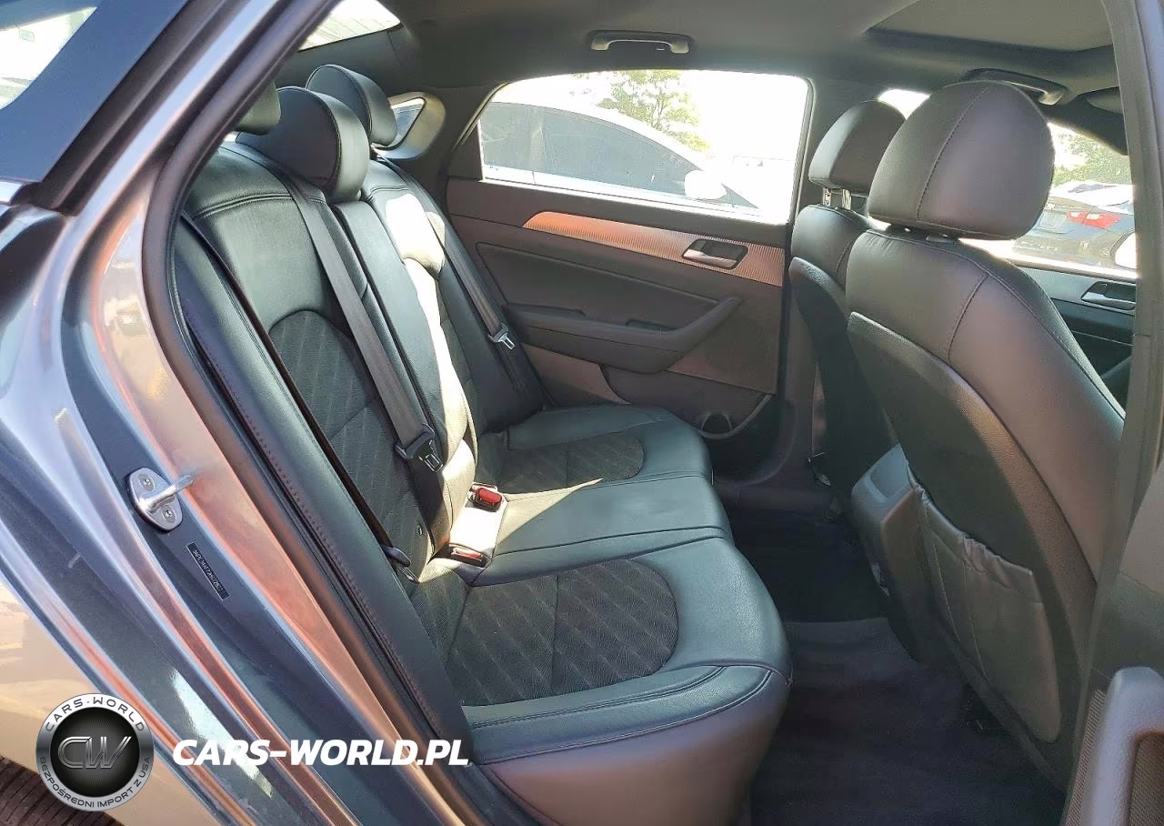 2018 Hyundai Sonata Sport VIN:5NPE34AF7JH672827 - 10
