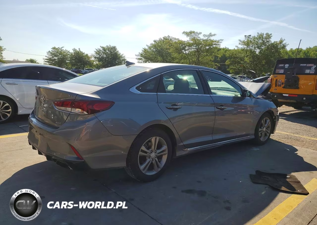 2018 Hyundai Sonata Sport VIN:5NPE34AF7JH672827 - 3