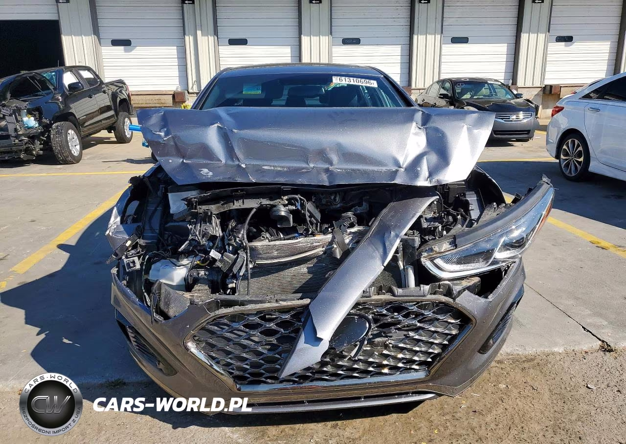 2018 Hyundai Sonata Sport VIN:5NPE34AF7JH672827 - 5