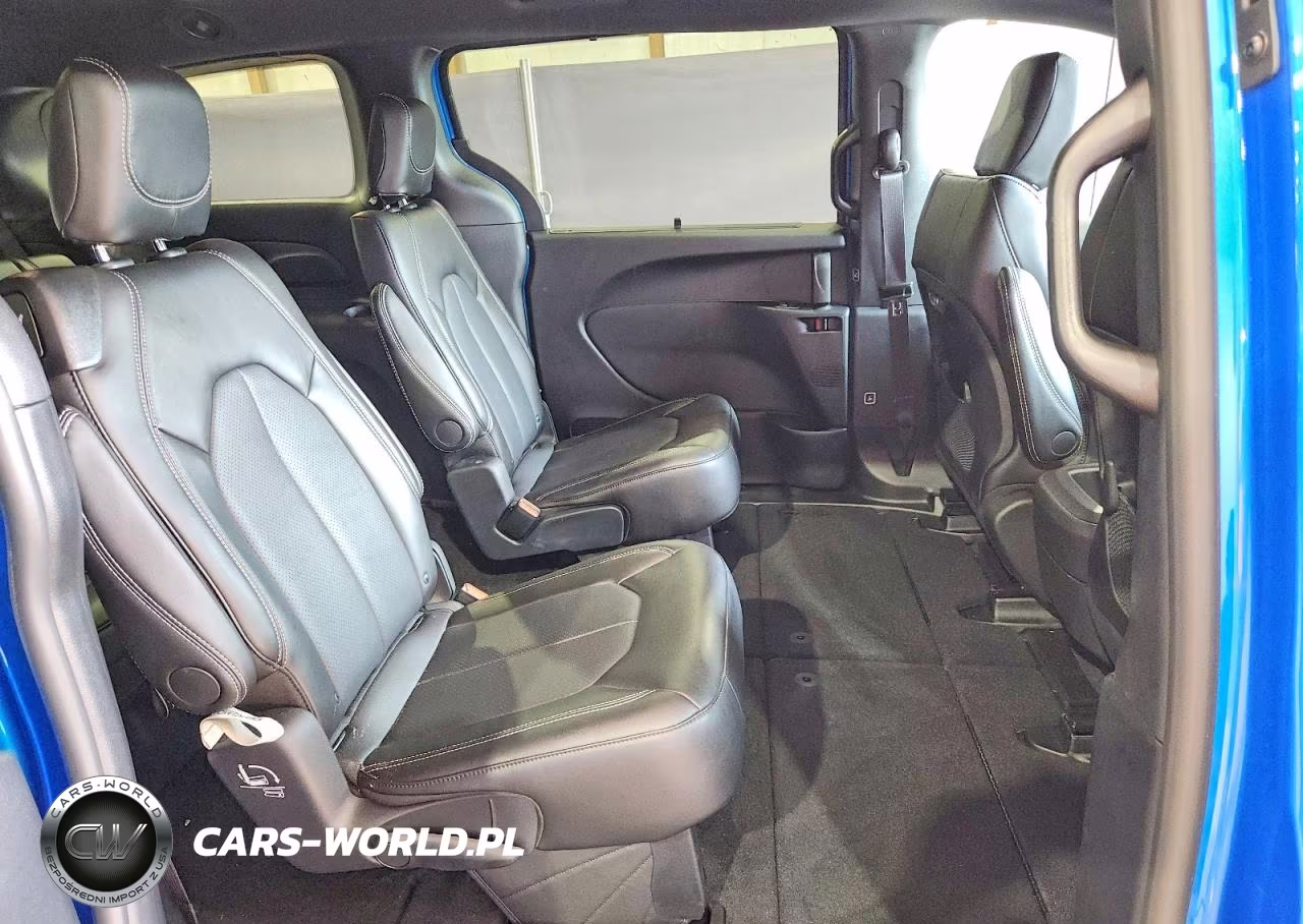 2026 Chrysler Pacifica Select VIN:2C4RC1BG9TR273995 - 11