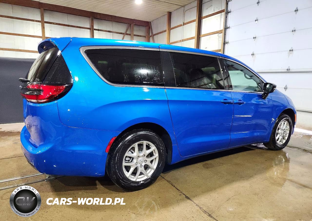 2026 Chrysler Pacifica Select VIN:2C4RC1BG9TR273995 - 3