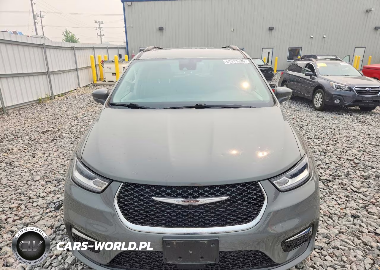 2022 Chrysler Pacifica Touring L VIN:2C4RC1BG0NR111885 - 5