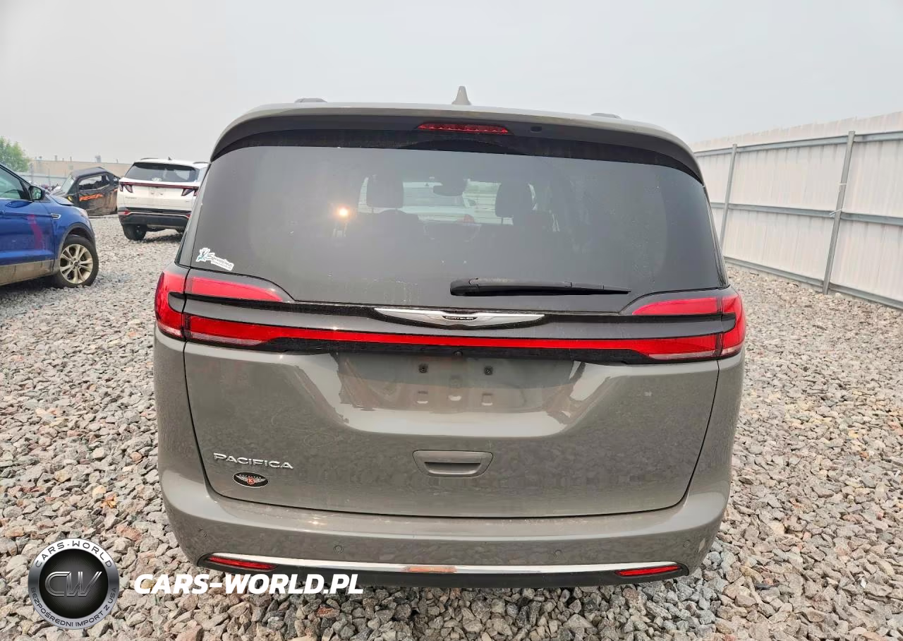 2022 Chrysler Pacifica Touring L VIN:2C4RC1BG0NR111885 - 6