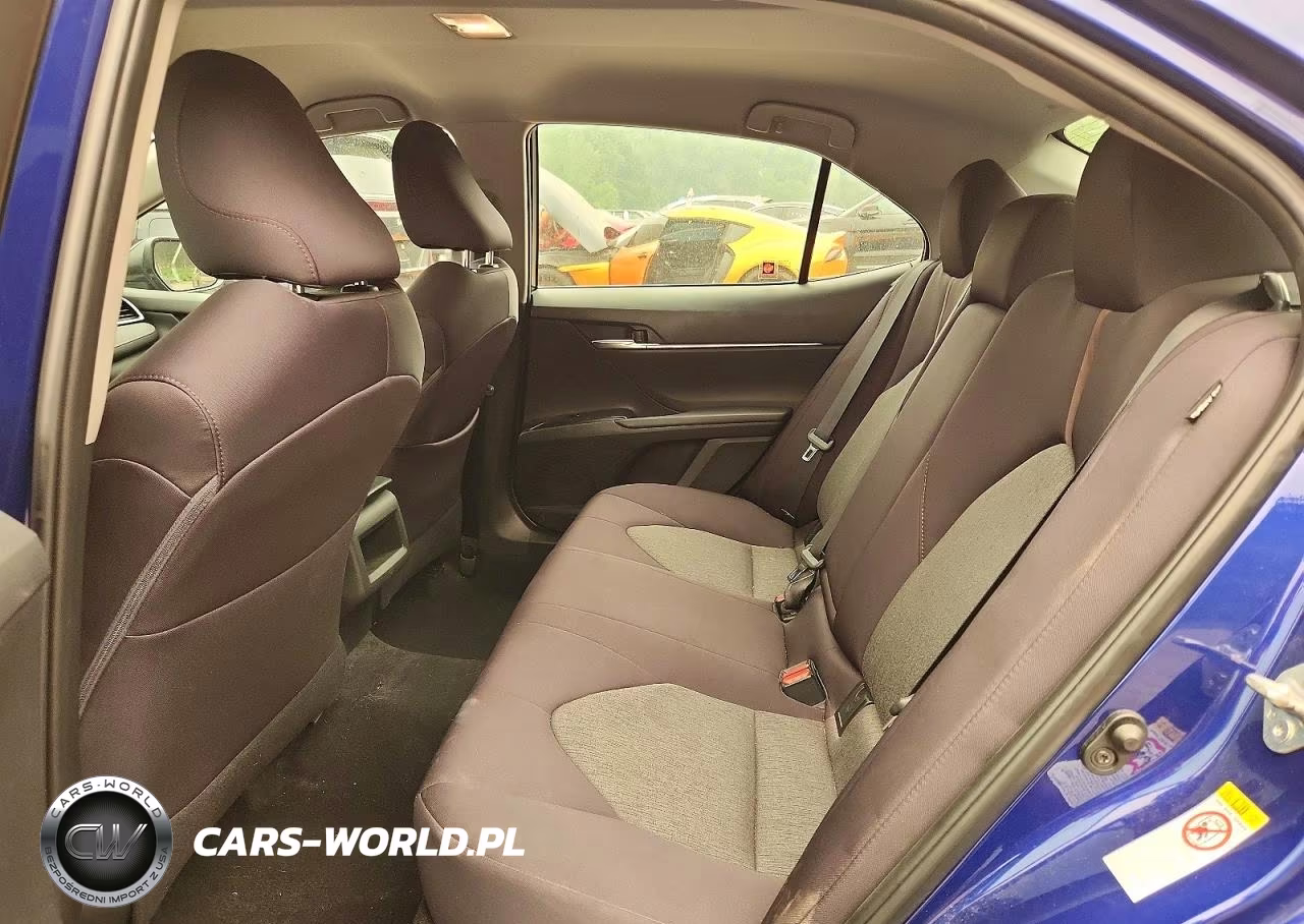 2018 Toyota Camry Le VIN:4T1B11HK2JU528520 - 10